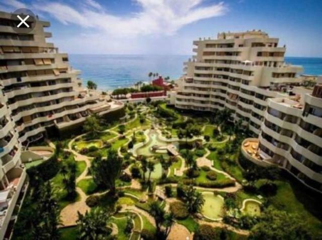 Benalbeach Jr Suite Málaga Esterno foto