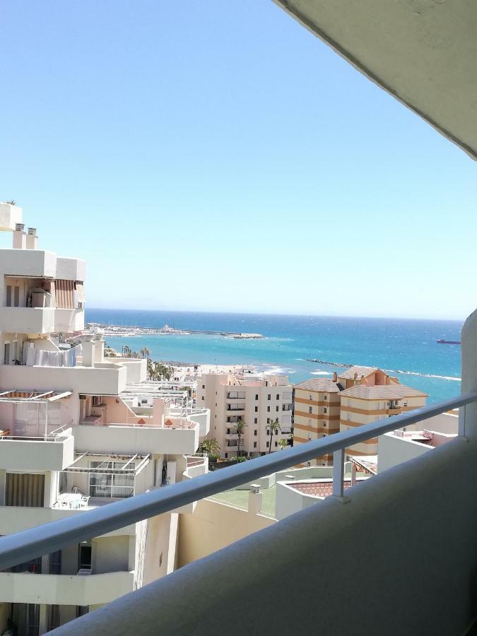 Benalbeach Jr Suite Málaga Esterno foto